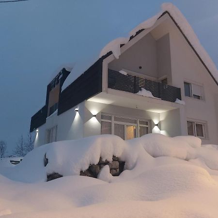 Elegant Inn Госпич Экстерьер фото